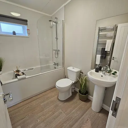 Dovecoat At Brickyard Lakes Hotel 3*