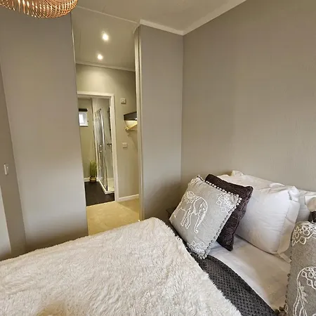 Dovecoat At Brickyard Lakes Hotel 3*